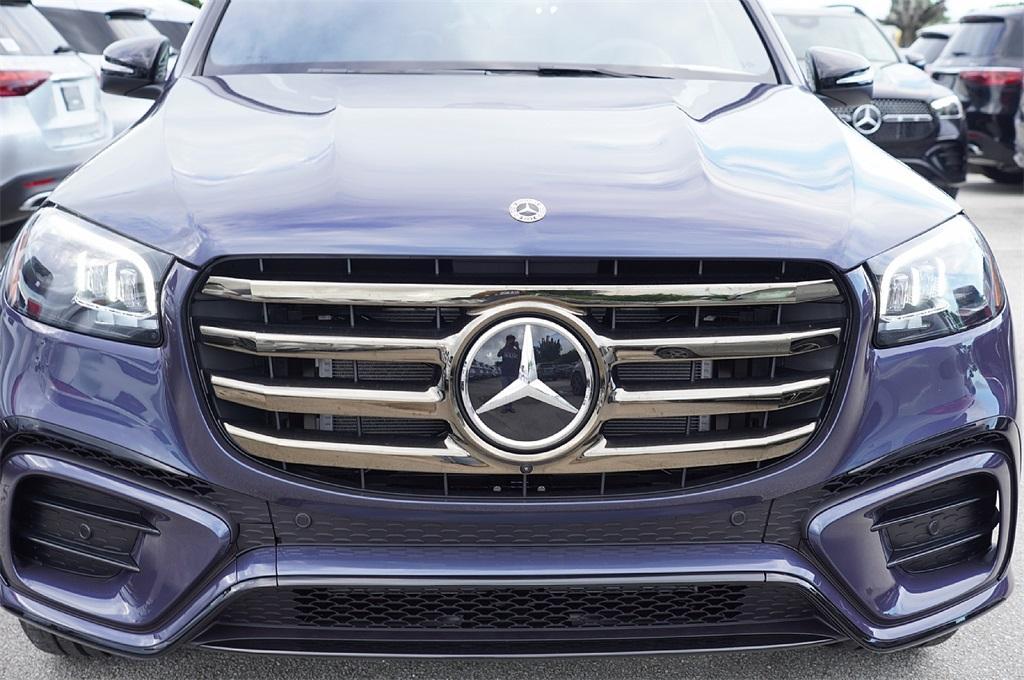 new 2025 Mercedes-Benz GLS 580 car, priced at $112,505
