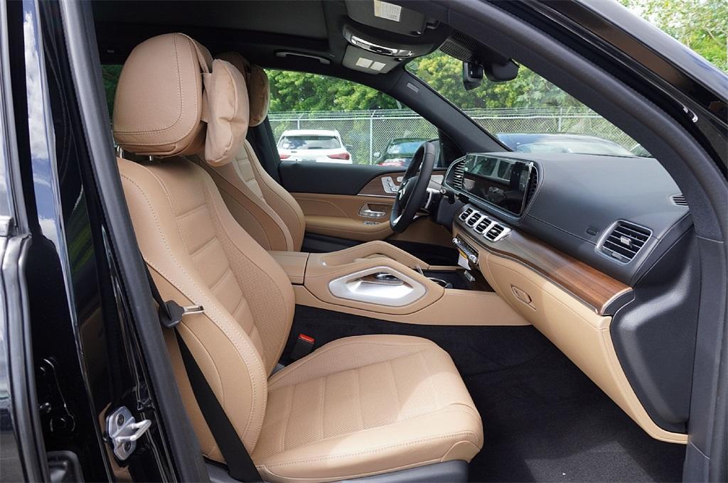 new 2026 Mercedes-Benz GLS 580 car, priced at $114,142