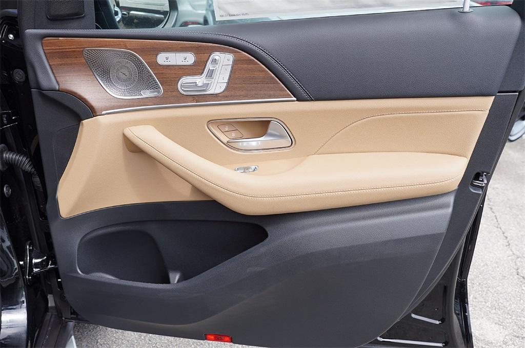 new 2026 Mercedes-Benz GLS 580 car, priced at $114,142