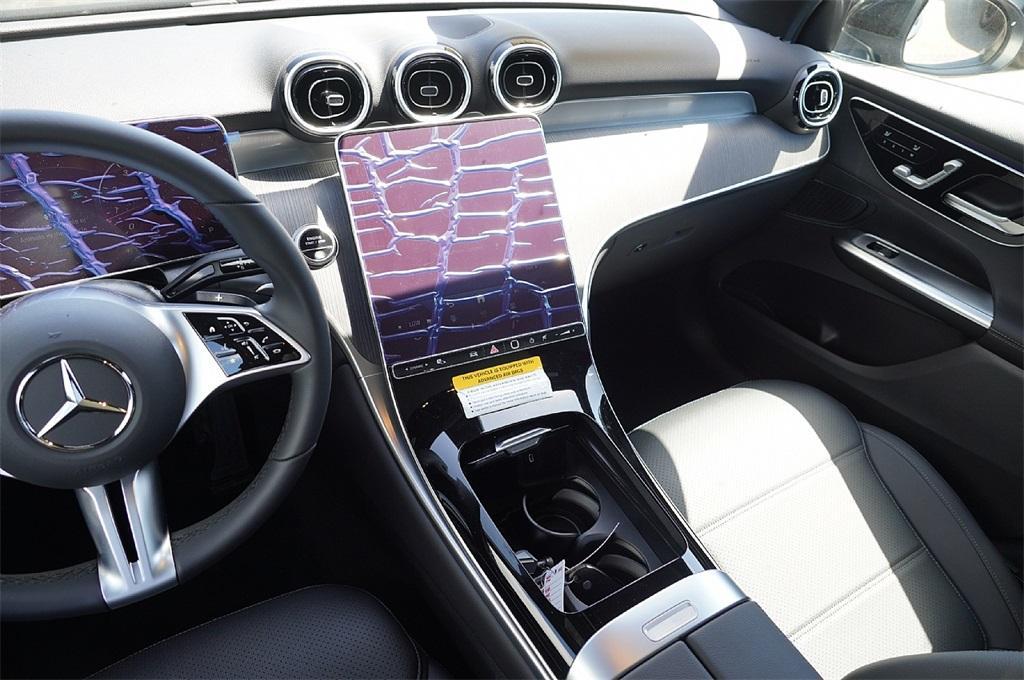 new 2025 Mercedes-Benz GLC 300 car, priced at $48,292