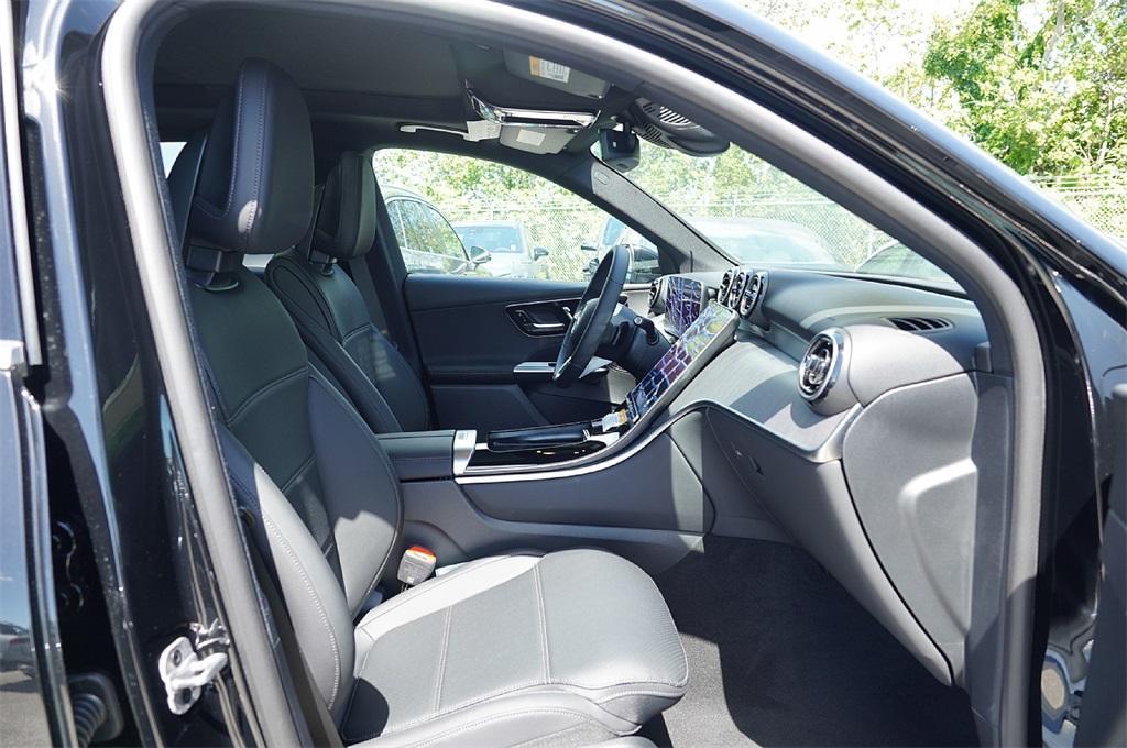 new 2025 Mercedes-Benz GLC 300 car, priced at $48,292