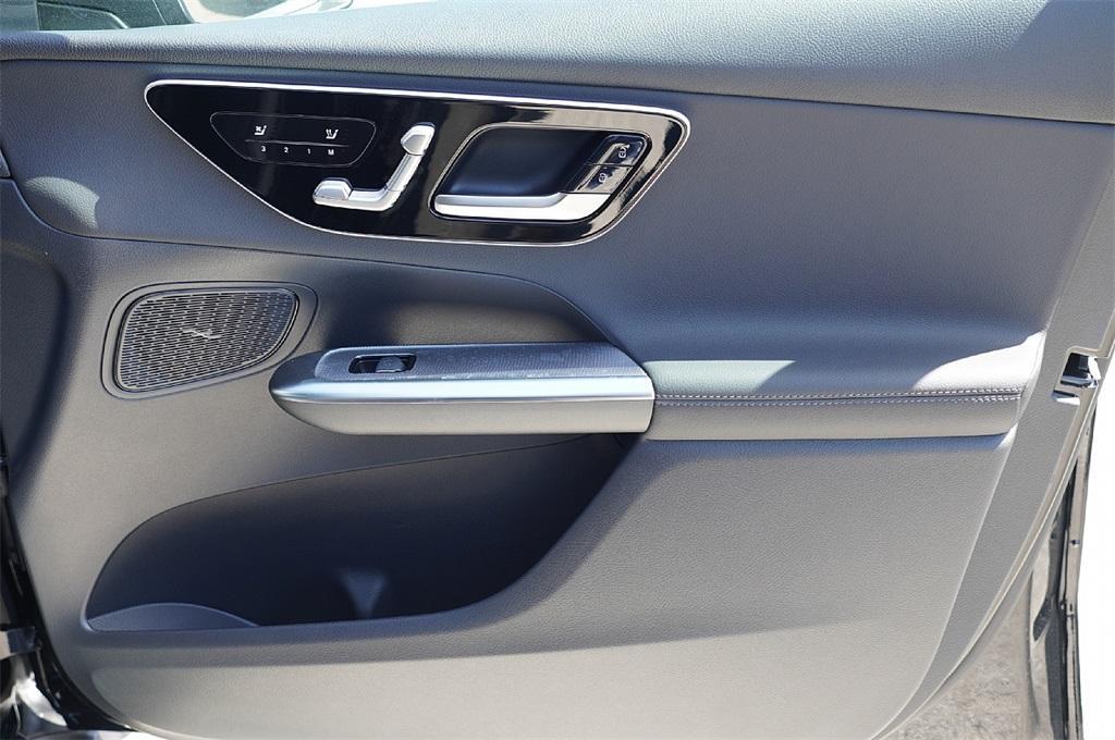 new 2025 Mercedes-Benz GLC 300 car, priced at $48,292