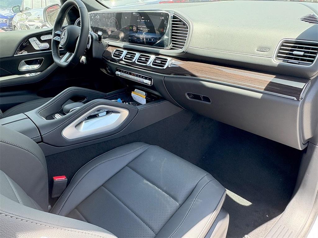new 2025 Mercedes-Benz GLS 450 car, priced at $88,818