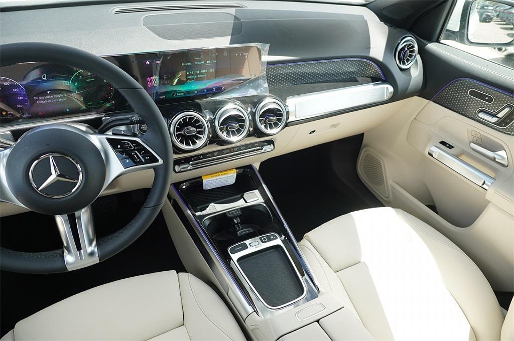 new 2025 Mercedes-Benz GLB 250 car, priced at $40,840