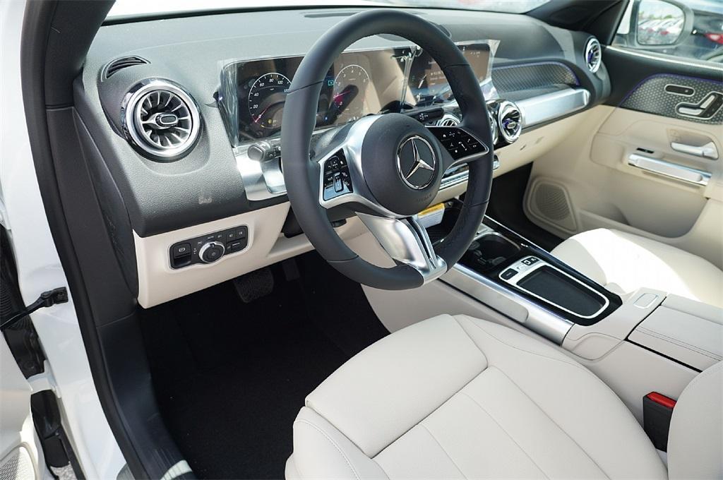 new 2025 Mercedes-Benz GLB 250 car, priced at $40,840