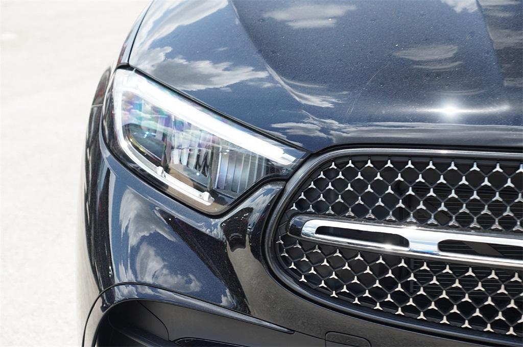 new 2025 Mercedes-Benz GLC 300 car, priced at $51,722