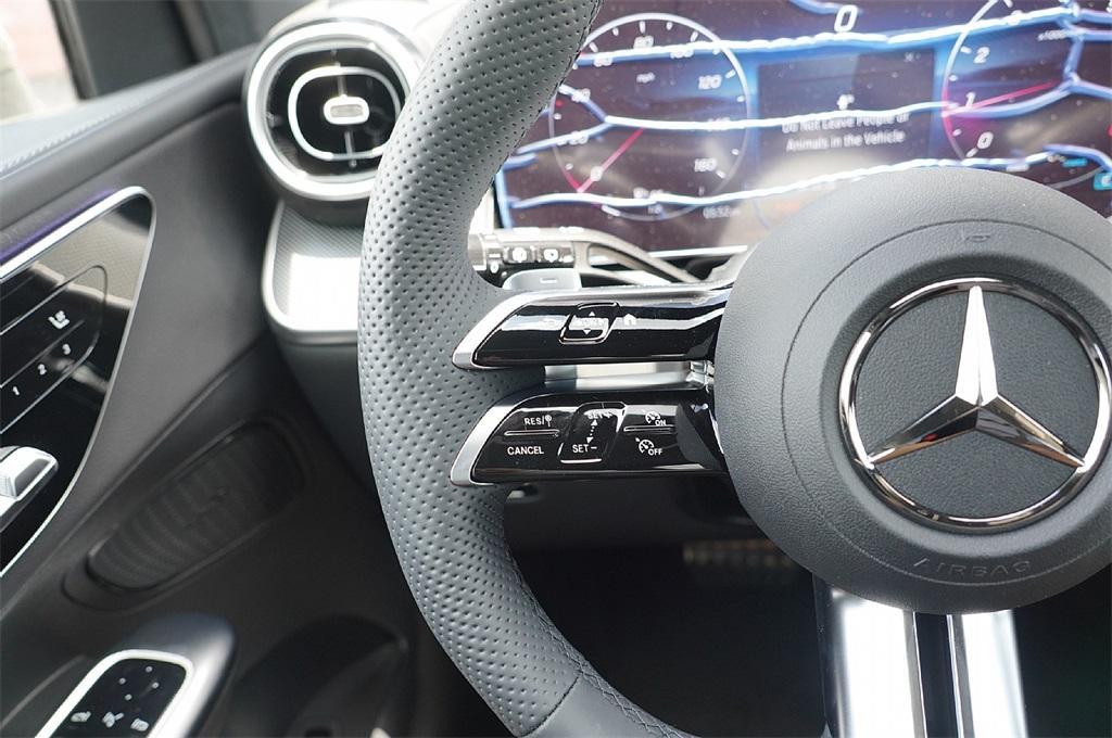 new 2025 Mercedes-Benz GLC 300 car, priced at $51,722