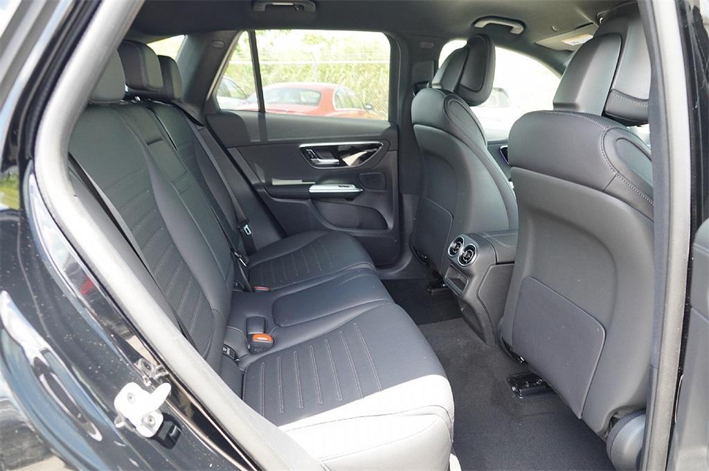 new 2025 Mercedes-Benz GLC 300 car, priced at $51,722