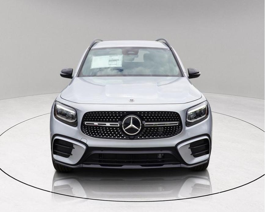 new 2025 Mercedes-Benz GLB 250 car, priced at $48,085