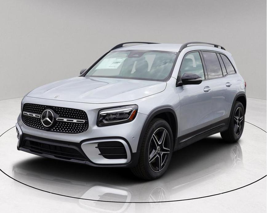 new 2025 Mercedes-Benz GLB 250 car, priced at $48,085