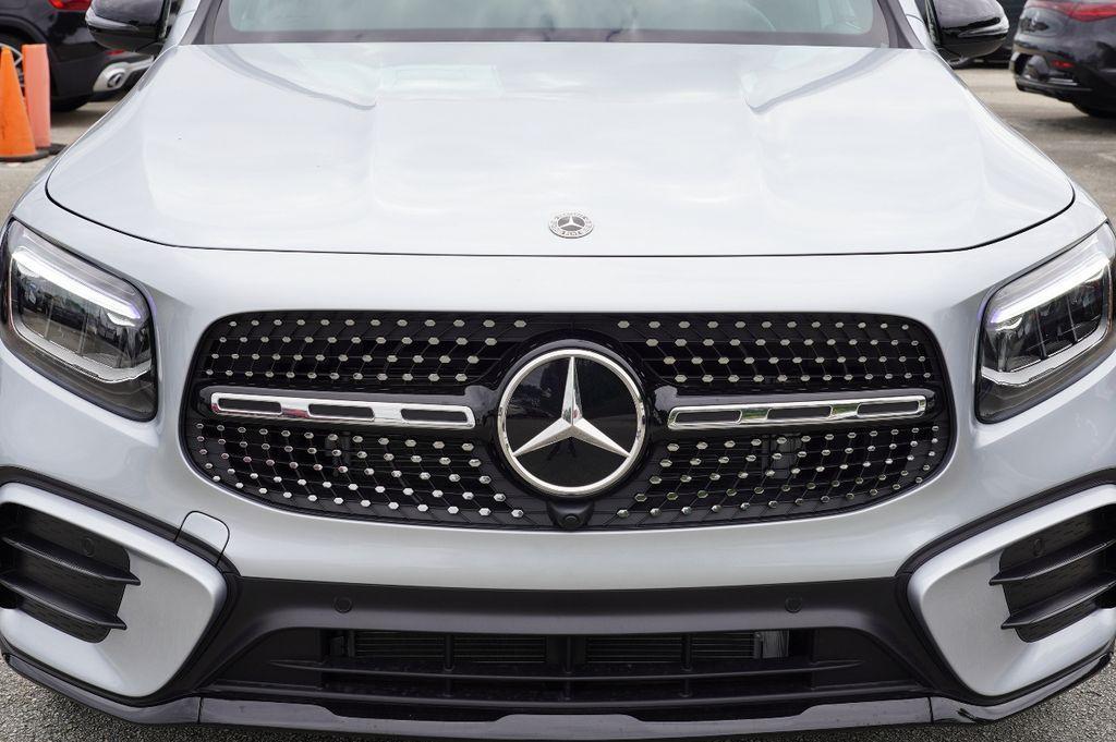 new 2025 Mercedes-Benz GLB 250 car, priced at $48,085