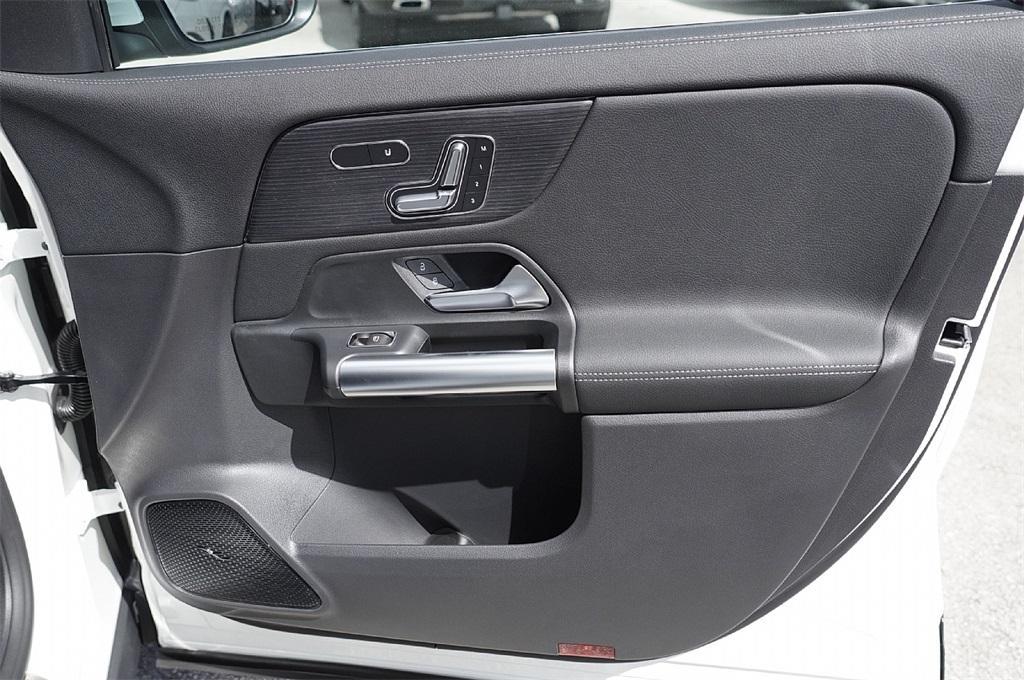 new 2026 Mercedes-Benz GLA 250 car, priced at $41,098