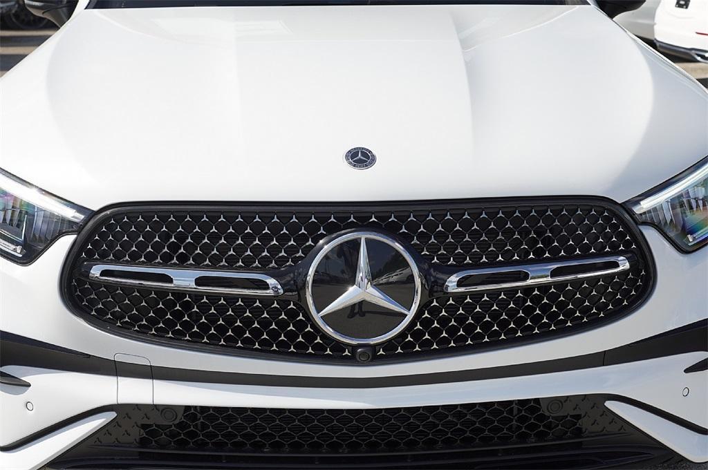 new 2025 Mercedes-Benz GLC 300 car, priced at $55,381