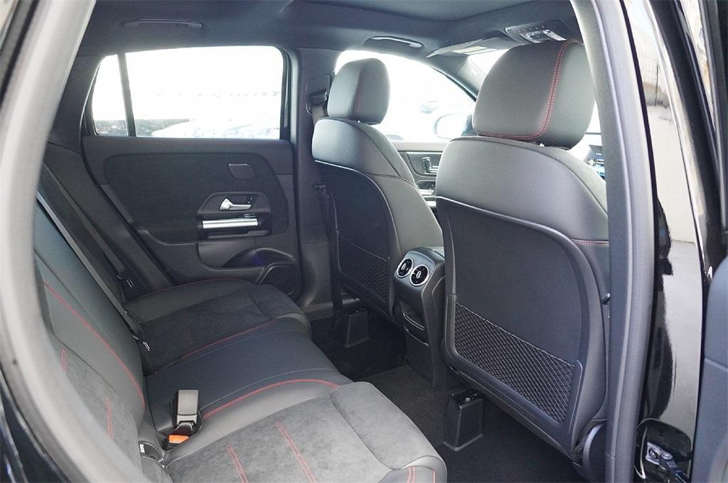 new 2025 Mercedes-Benz GLA 250 car, priced at $46,411