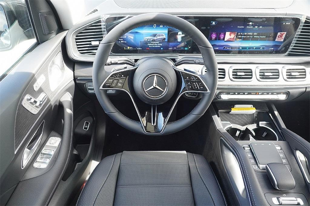 new 2025 Mercedes-Benz GLS 450 car, priced at $87,287