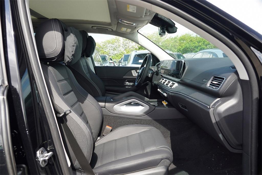 new 2025 Mercedes-Benz GLS 450 car, priced at $87,287