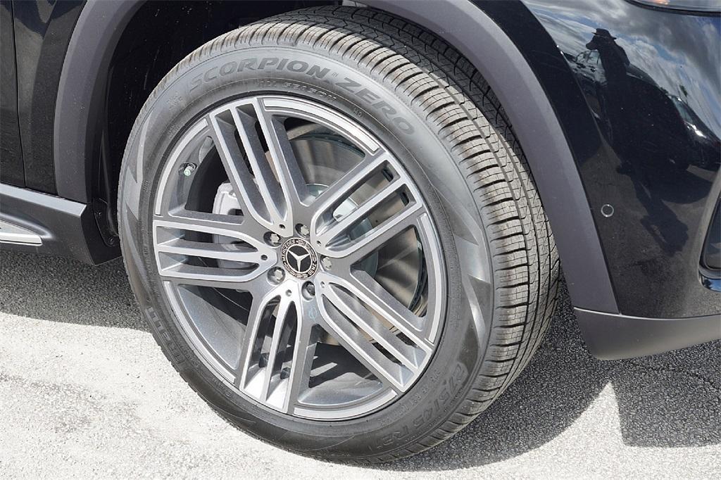 new 2025 Mercedes-Benz GLS 450 car, priced at $87,287