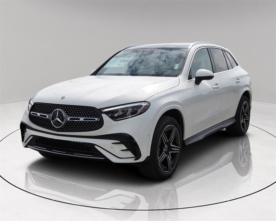 new 2025 Mercedes-Benz GLC 300 car, priced at $62,125