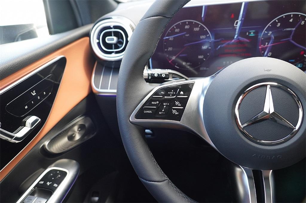 new 2025 Mercedes-Benz GLC 300 car, priced at $52,299