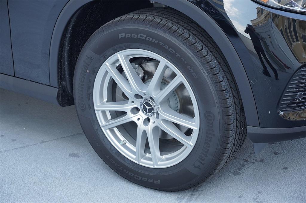 new 2025 Mercedes-Benz GLC 300 car, priced at $47,292