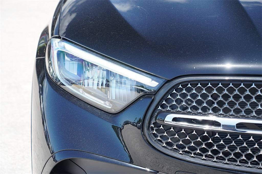new 2025 Mercedes-Benz GLC 300 car, priced at $54,576