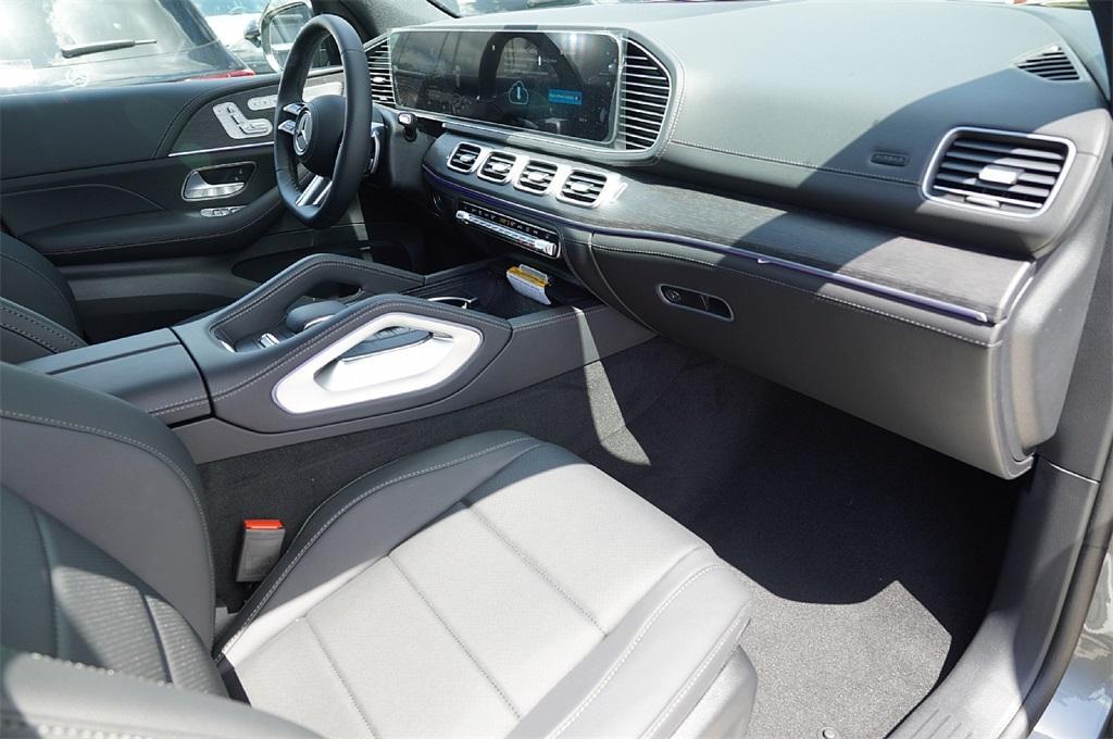 new 2025 Mercedes-Benz GLS 450 car, priced at $92,858