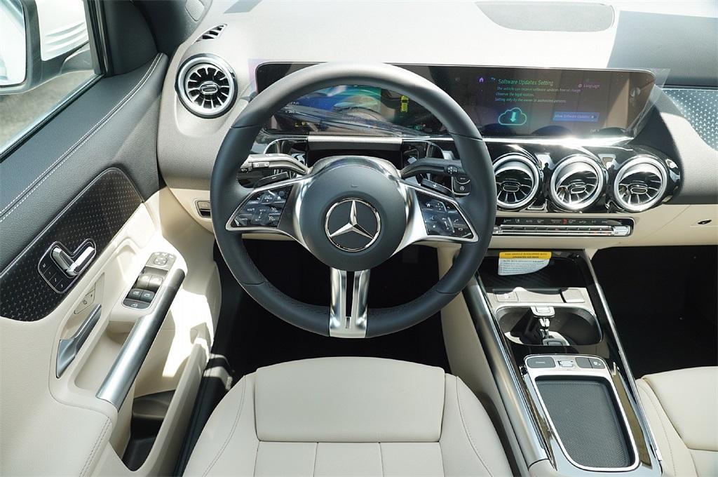 new 2025 Mercedes-Benz GLA 250 car, priced at $39,952