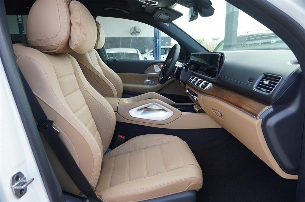 new 2025 Mercedes-Benz GLS 450 car, priced at $91,024
