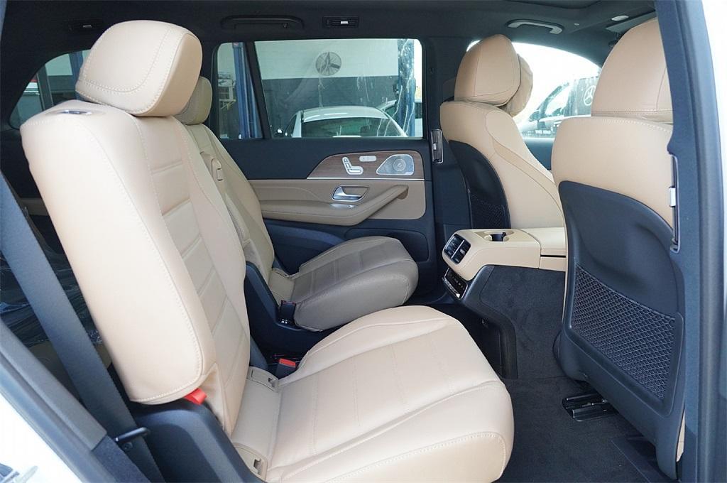 new 2025 Mercedes-Benz GLS 450 car, priced at $91,024