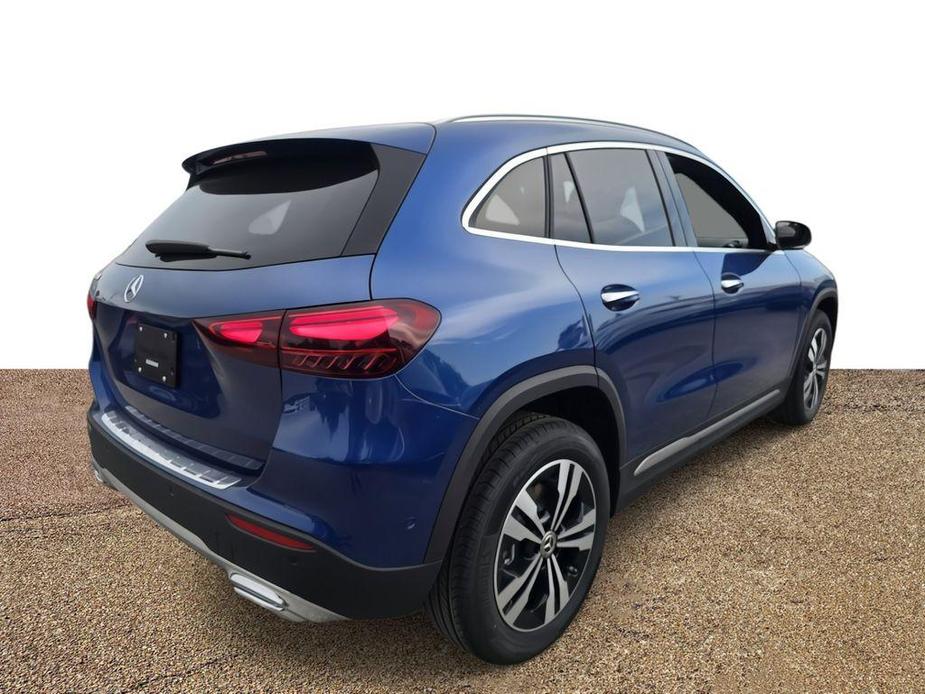 new 2024 Mercedes-Benz GLA 250 car, priced at $45,384