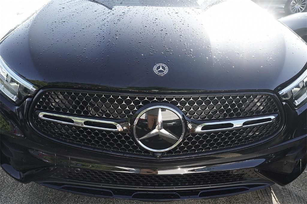 new 2026 Mercedes-Benz GLC 300 car, priced at $59,392