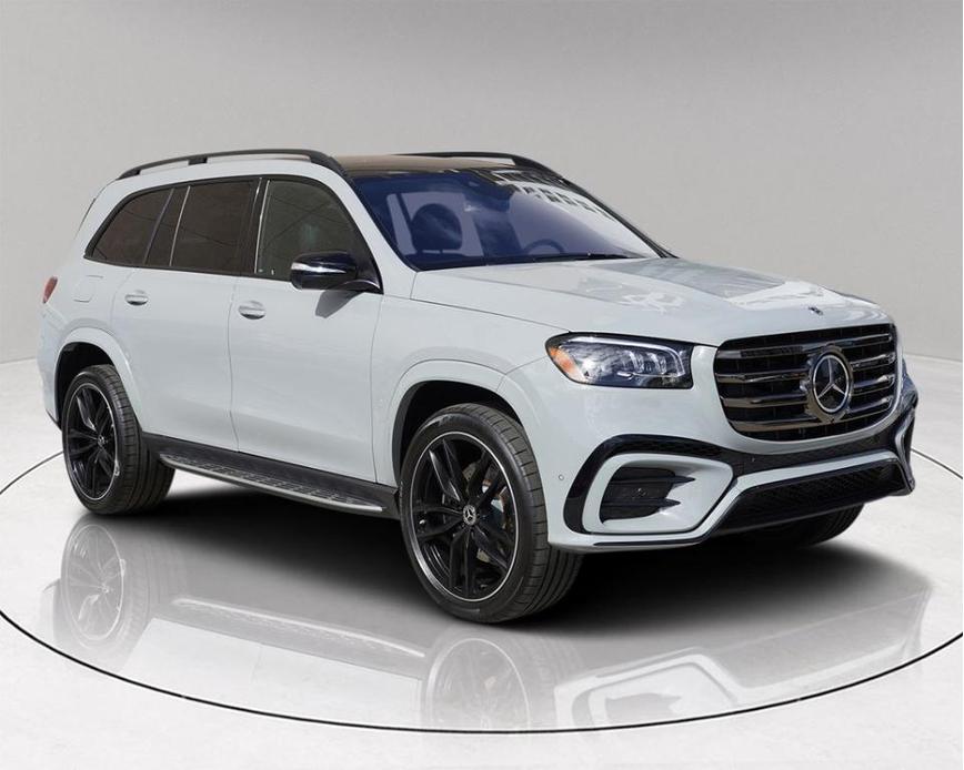 new 2025 Mercedes-Benz GLS 580 car, priced at $114,108