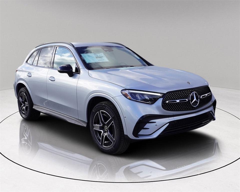 new 2025 Mercedes-Benz GLC 300 car, priced at $54,995