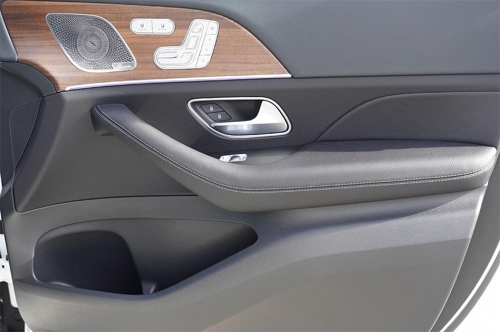 new 2026 Mercedes-Benz GLS 450 car, priced at $94,387