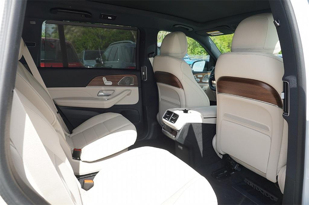 new 2025 Mercedes-Benz GLS 450 car, priced at $93,449