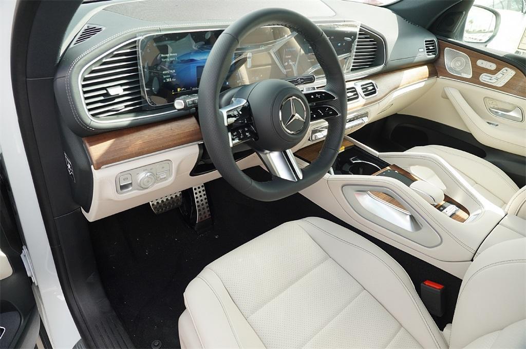 new 2025 Mercedes-Benz GLS 450 car, priced at $93,449