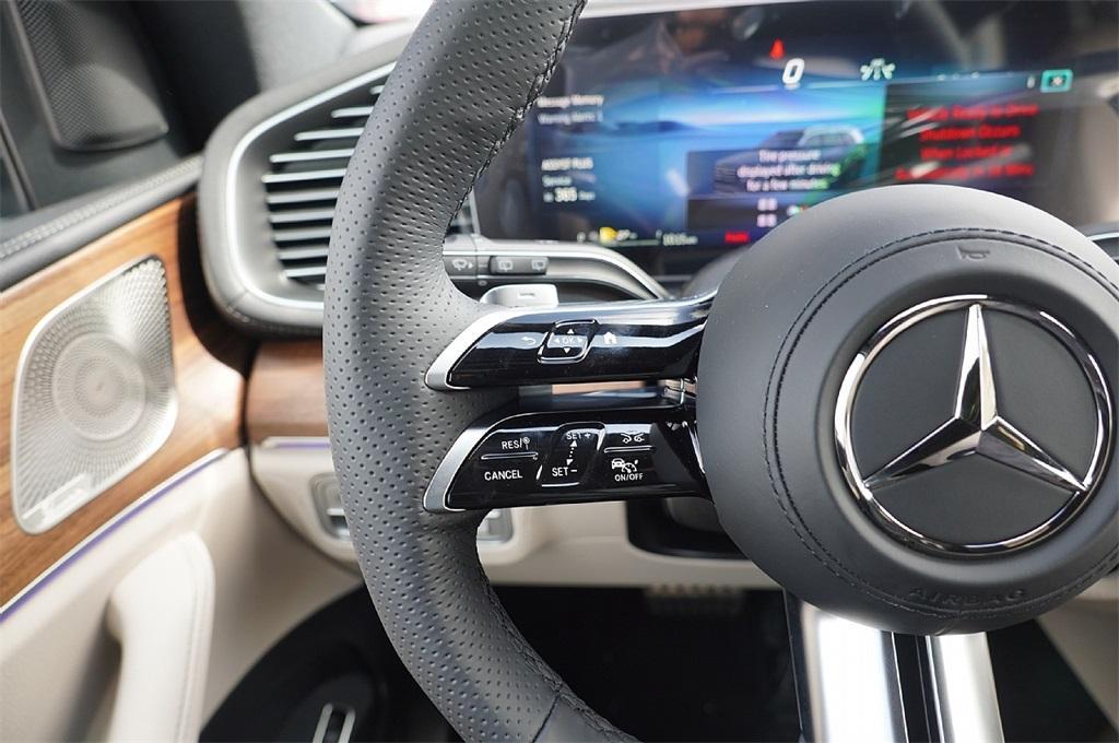 new 2025 Mercedes-Benz GLS 450 car, priced at $93,449