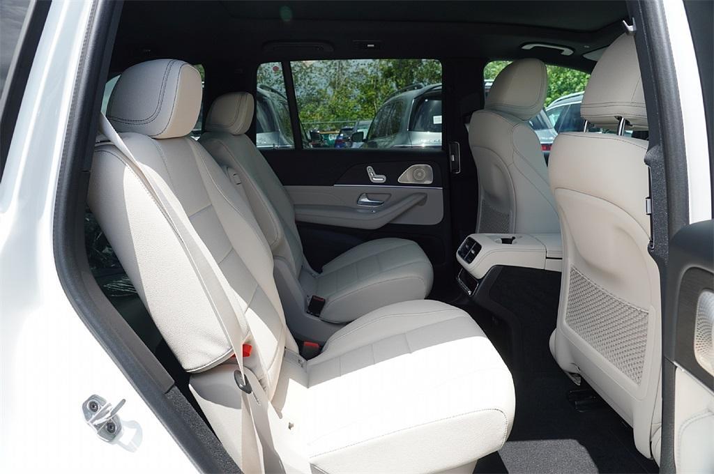 new 2025 Mercedes-Benz GLS 450 car, priced at $88,719