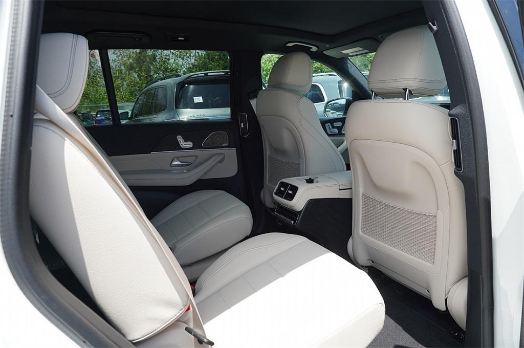 new 2025 Mercedes-Benz GLS 450 car, priced at $88,719
