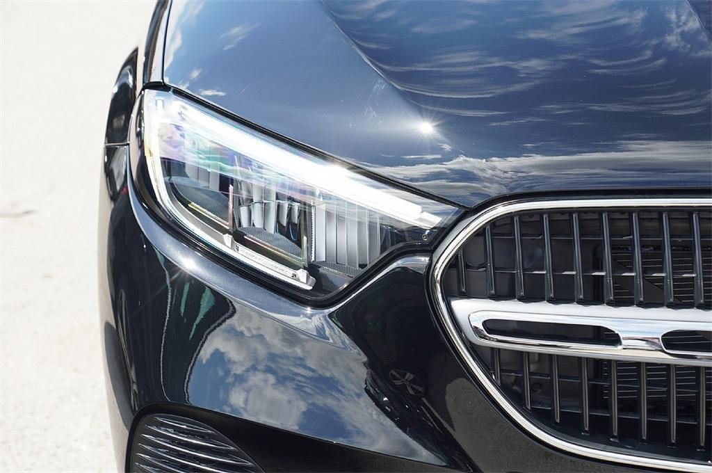 new 2025 Mercedes-Benz GLC 300 car, priced at $47,292
