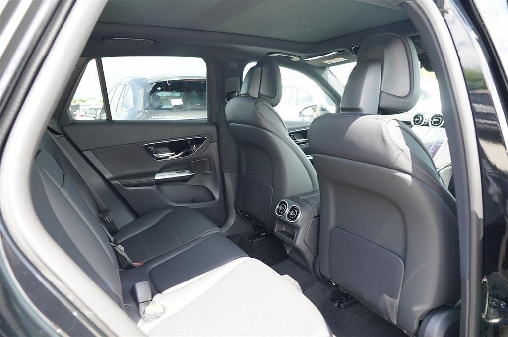 new 2025 Mercedes-Benz GLC 300 car, priced at $47,292