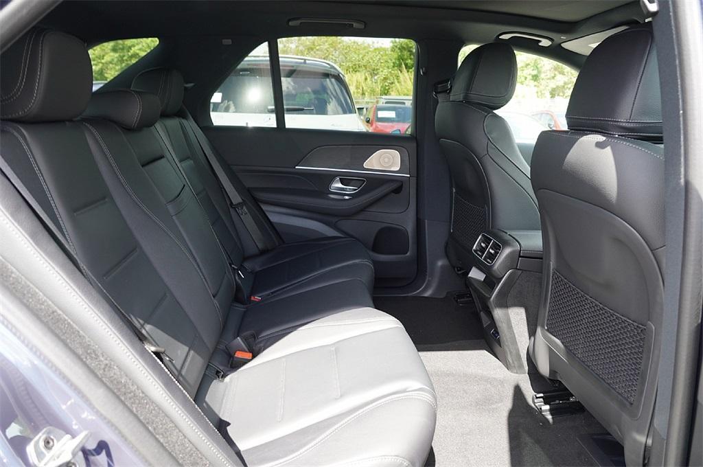 new 2025 Mercedes-Benz GLE 450e car