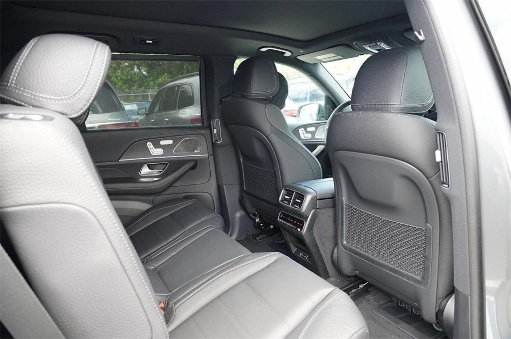 new 2025 Mercedes-Benz GLS 450 car, priced at $89,234