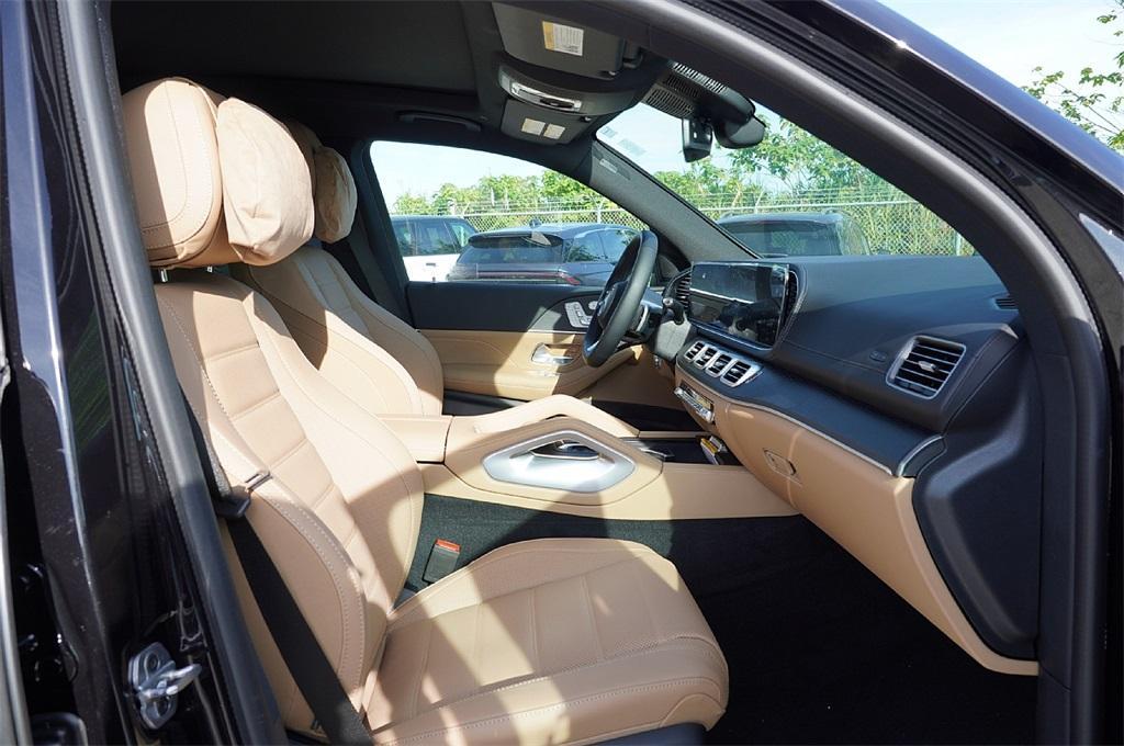 new 2025 Mercedes-Benz GLS 450 car, priced at $92,320