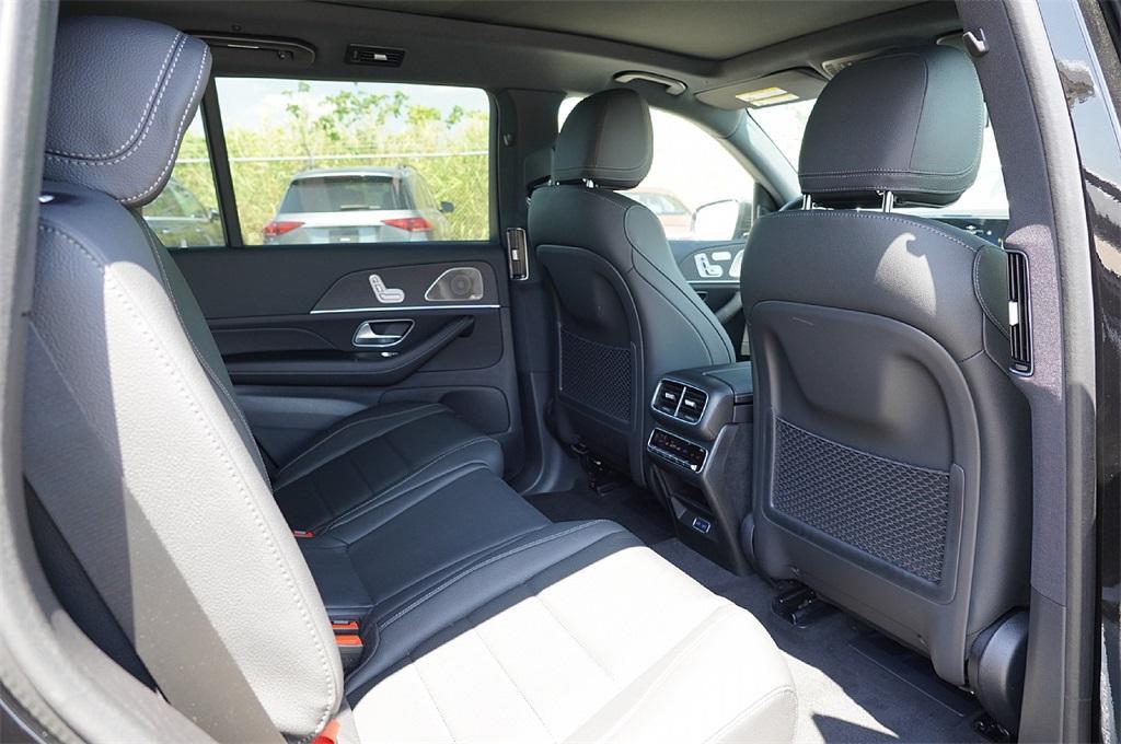 new 2025 Mercedes-Benz GLS 450 car, priced at $88,345