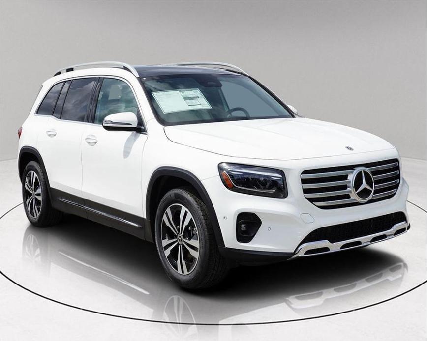 new 2025 Mercedes-Benz GLB 250 car, priced at $44,073