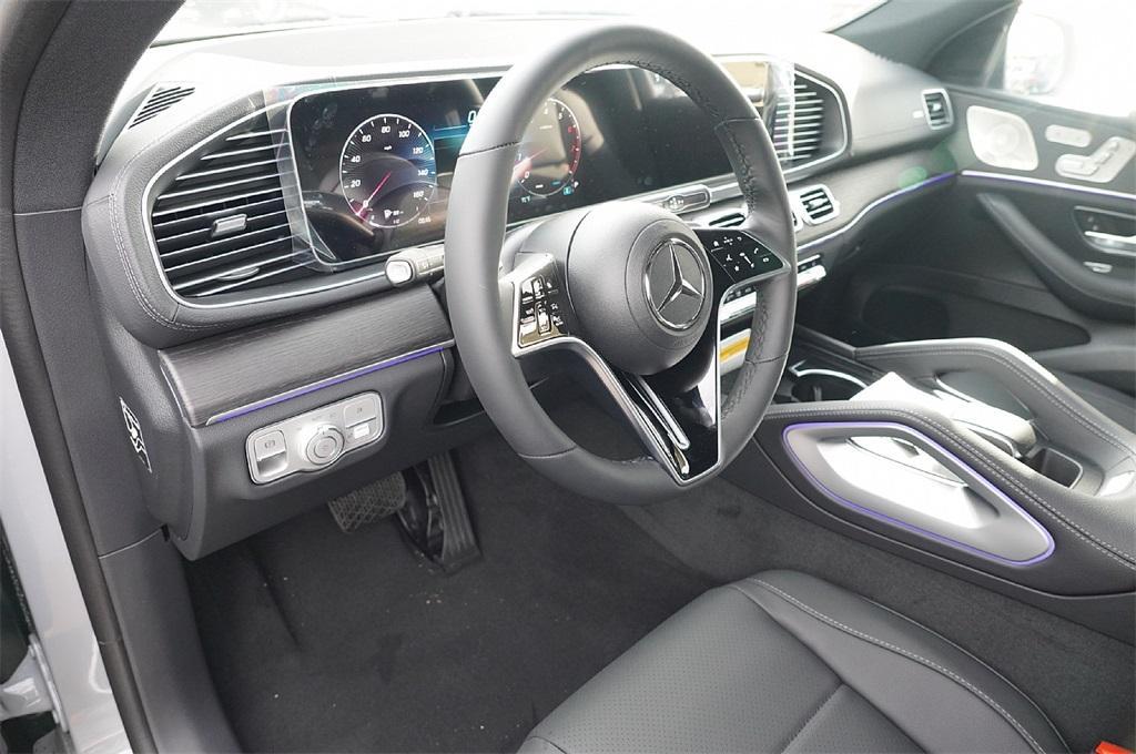 new 2025 Mercedes-Benz GLE 450 car, priced at $81,252