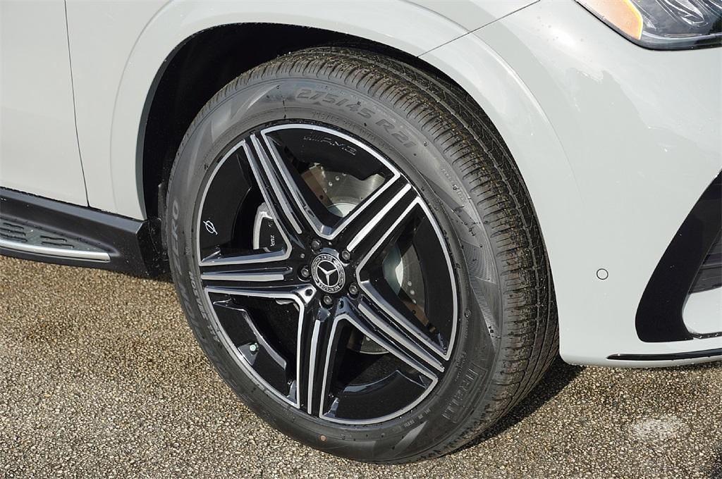 new 2025 Mercedes-Benz GLE 450 car, priced at $81,252