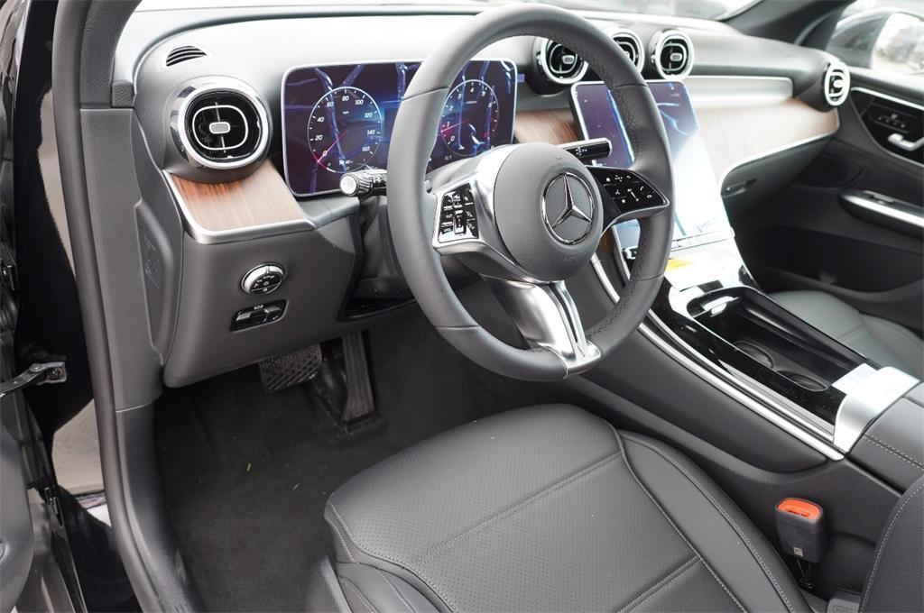 new 2025 Mercedes-Benz GLC 300 car, priced at $46,875