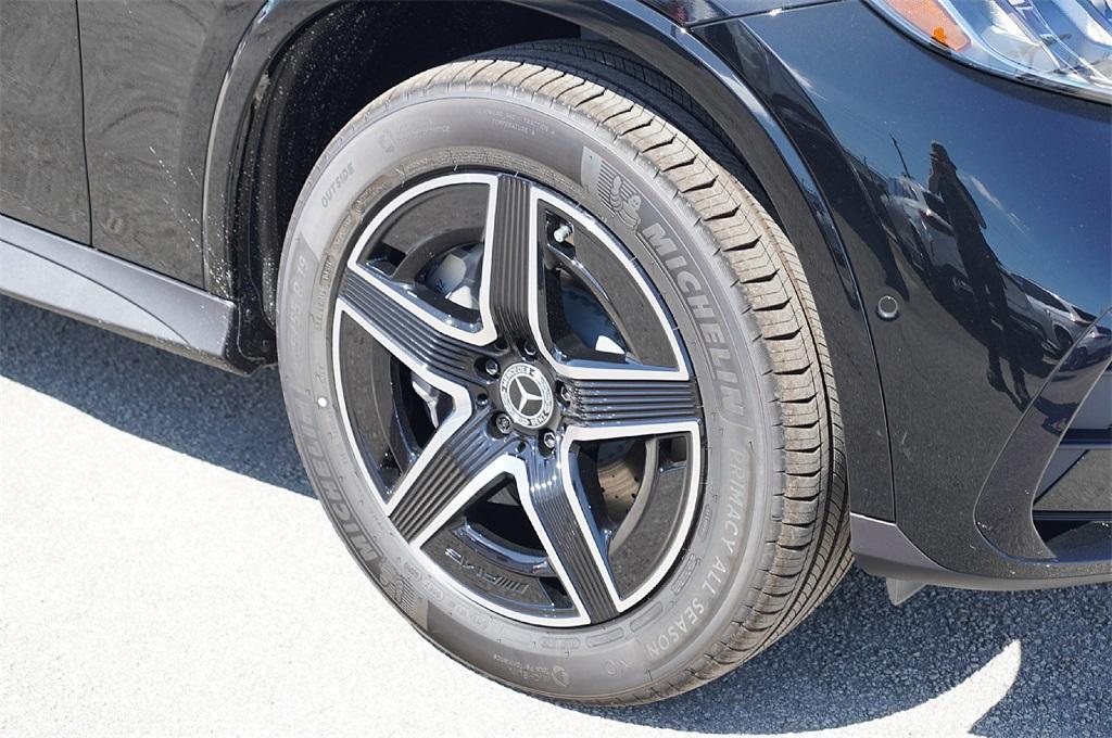 new 2025 Mercedes-Benz GLC 300 car, priced at $50,552